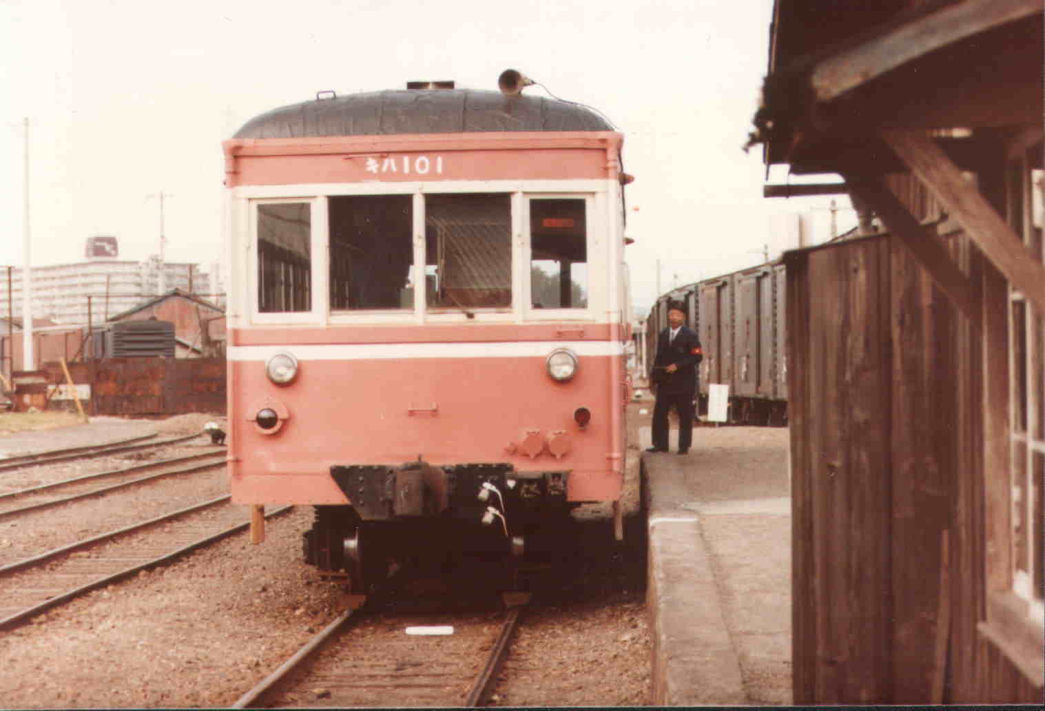 国鉄高砂線野口駅と別府港を結んでいたキハ101